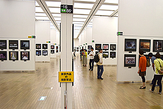 第63回二科会写真部展（第100回二科展）会場風景