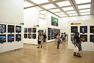 第66回二科会写真部展（第103回二科展）会場風景