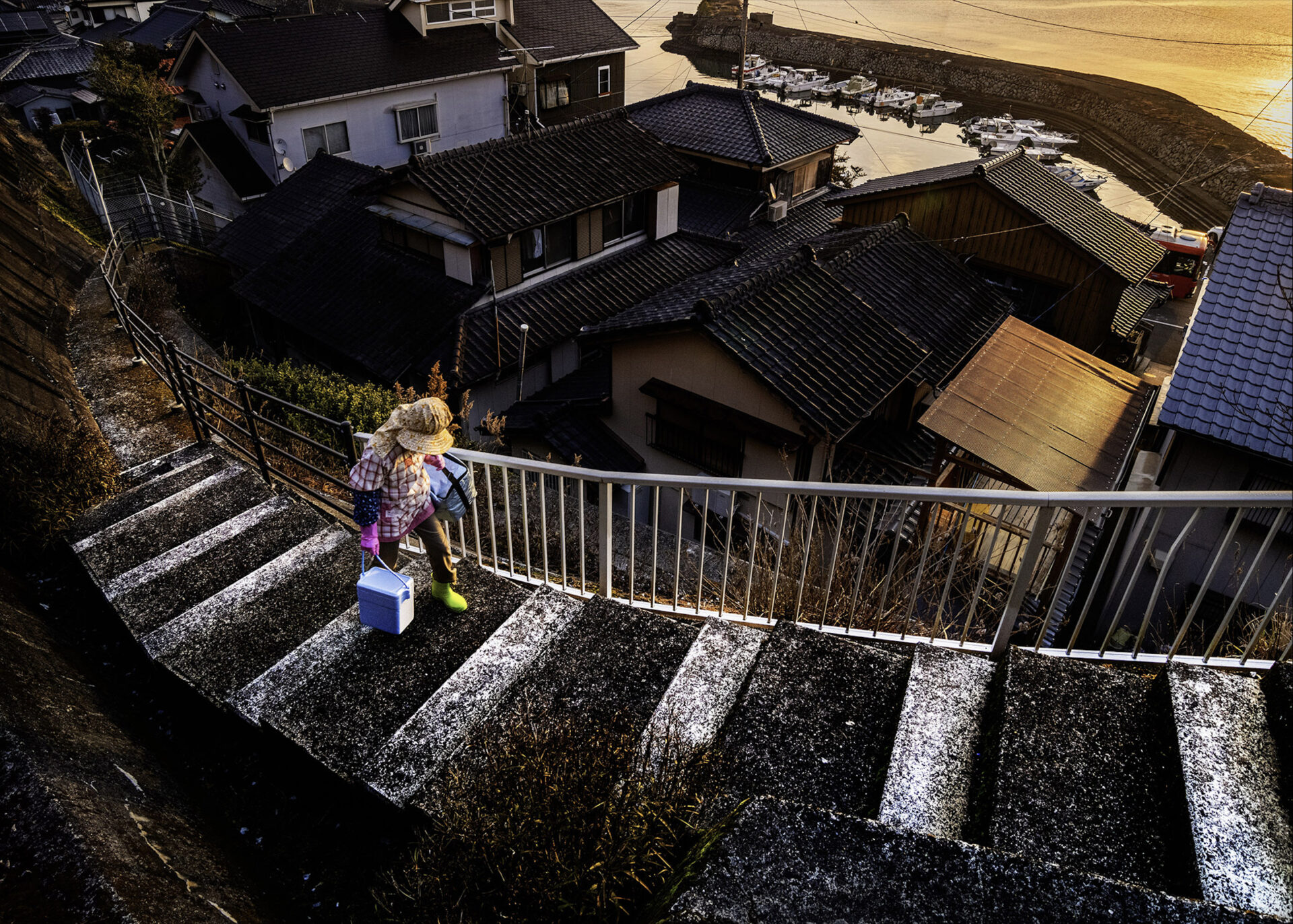 「有喜漁港の朝」